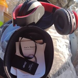 Zihnic Black and Red Bluetooth Headphones with case NWT